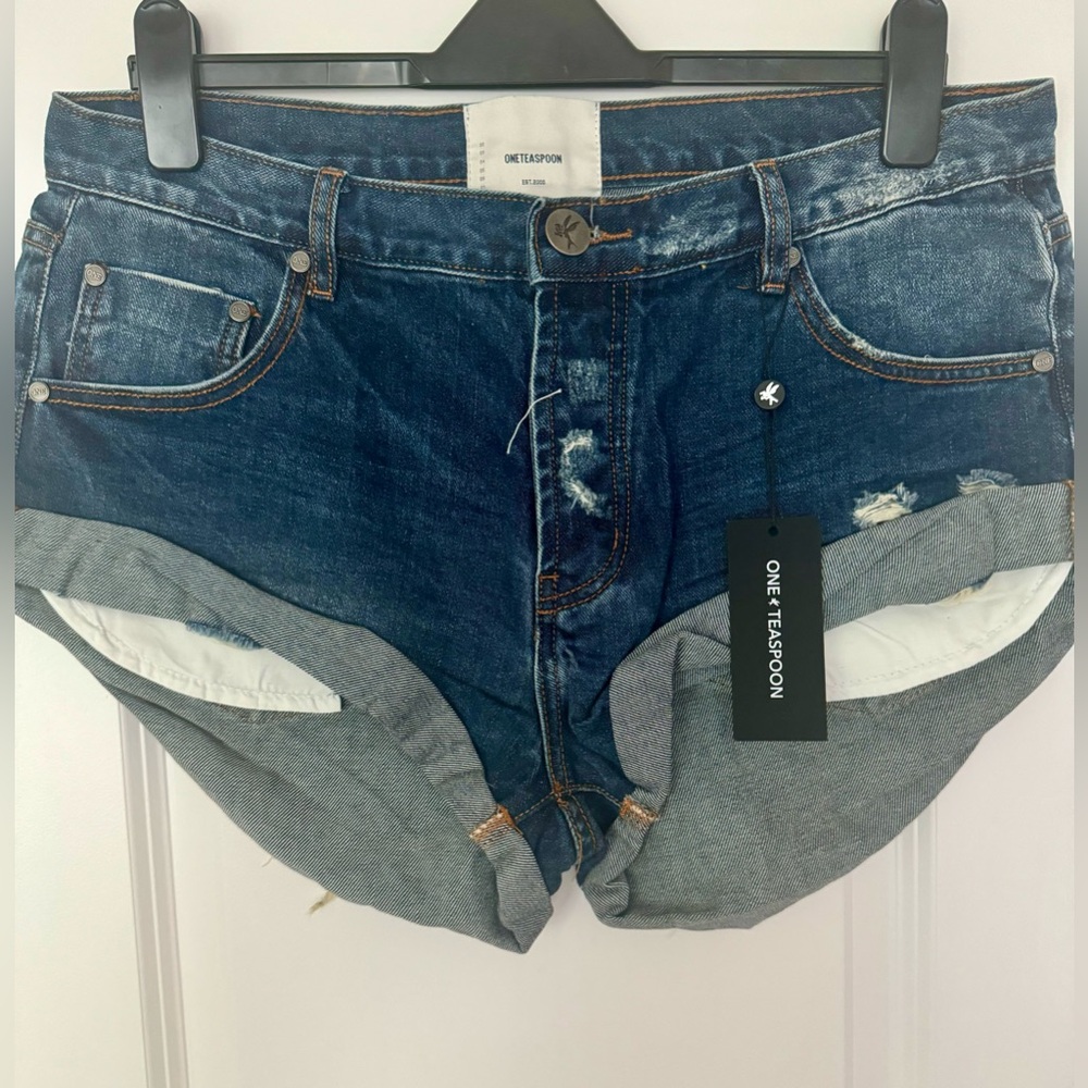 NWT✨ ONE TEASPOON SHORT✨